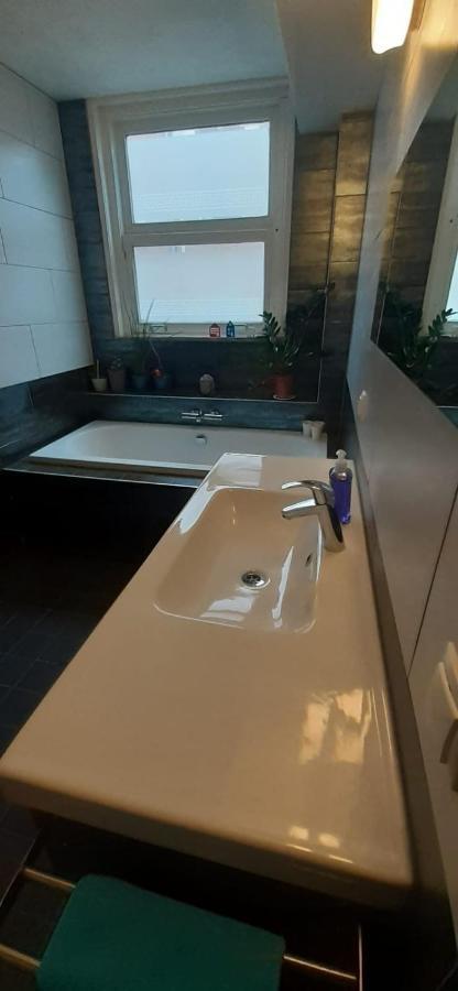 Charlotte, Not For Parties, Not A Hotel, Room With Shared Bathroom, No Kitchen Ámsterdam Exterior foto